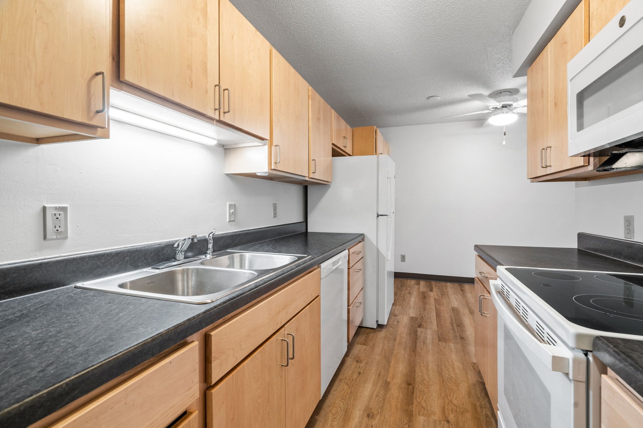 Lincoln Place Apartments in Mahtomedi, MN